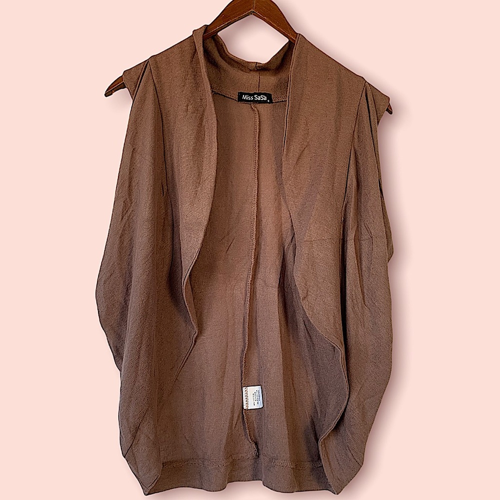 Sleeveless cardigan